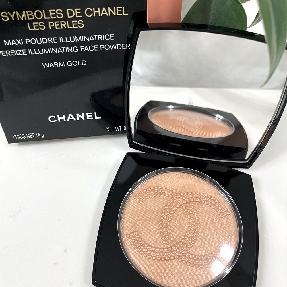 New CHANEL Oversize Illuminating Face Powder